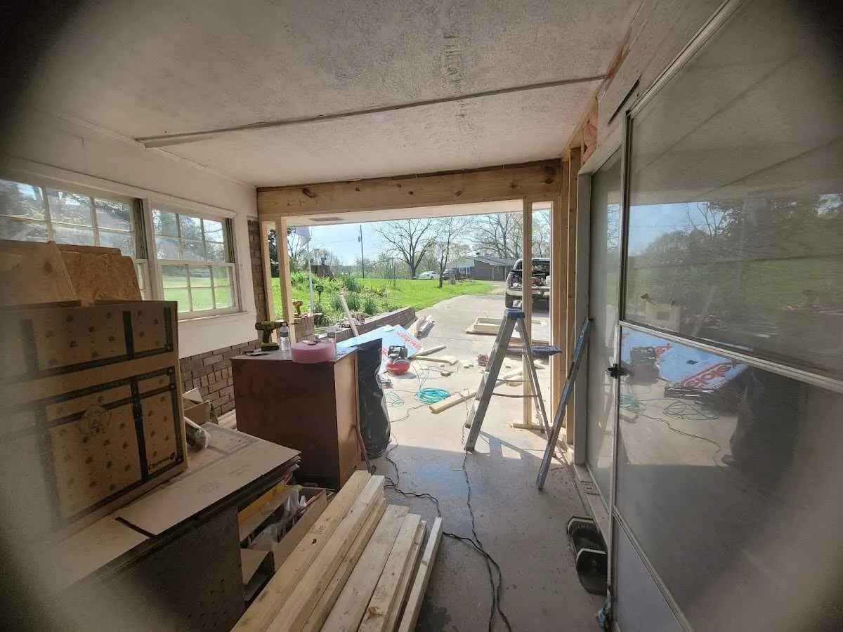 Air movers and dehumidifier for Water Mitigation Services in Timberlane